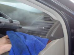 Araçtaki Rutubet Kokusu Neden Olur ve Nasıl Geçer? Çözüm Rehberi